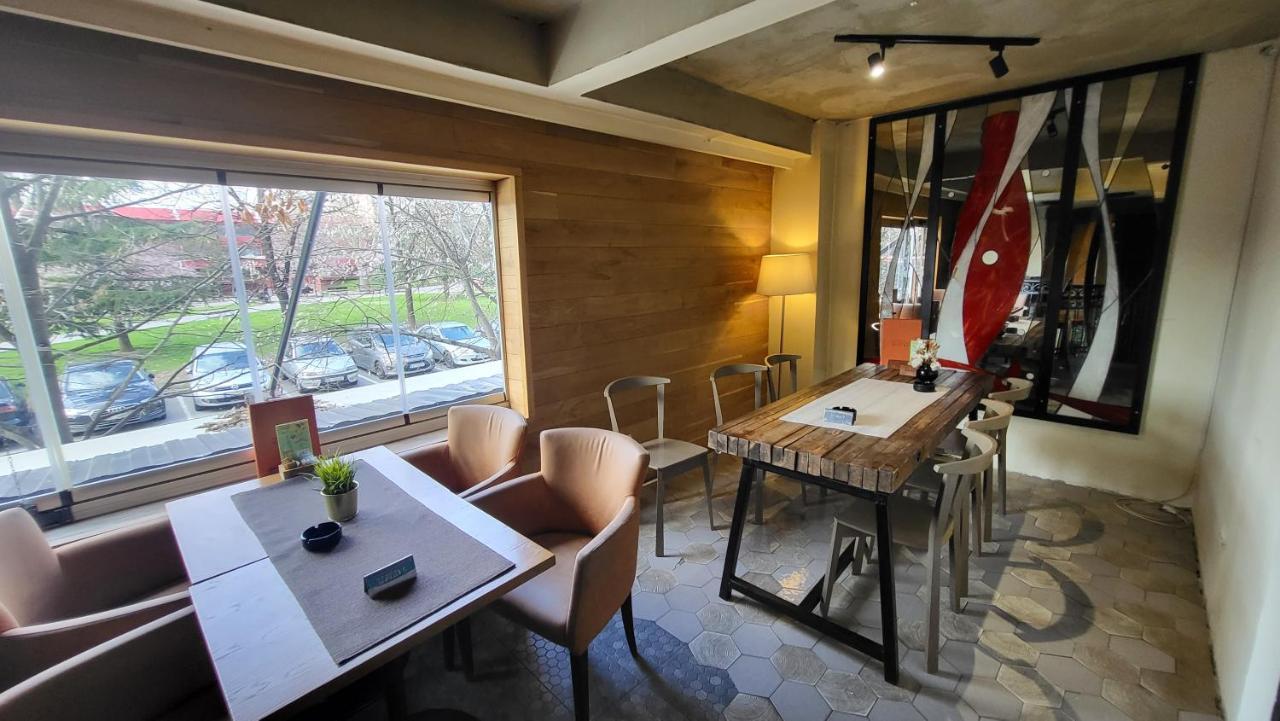 Design Hotel Mr President Belgrad Exteriör bild