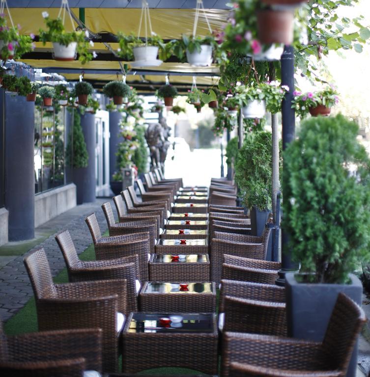 Design Hotel Mr President Belgrad Exteriör bild