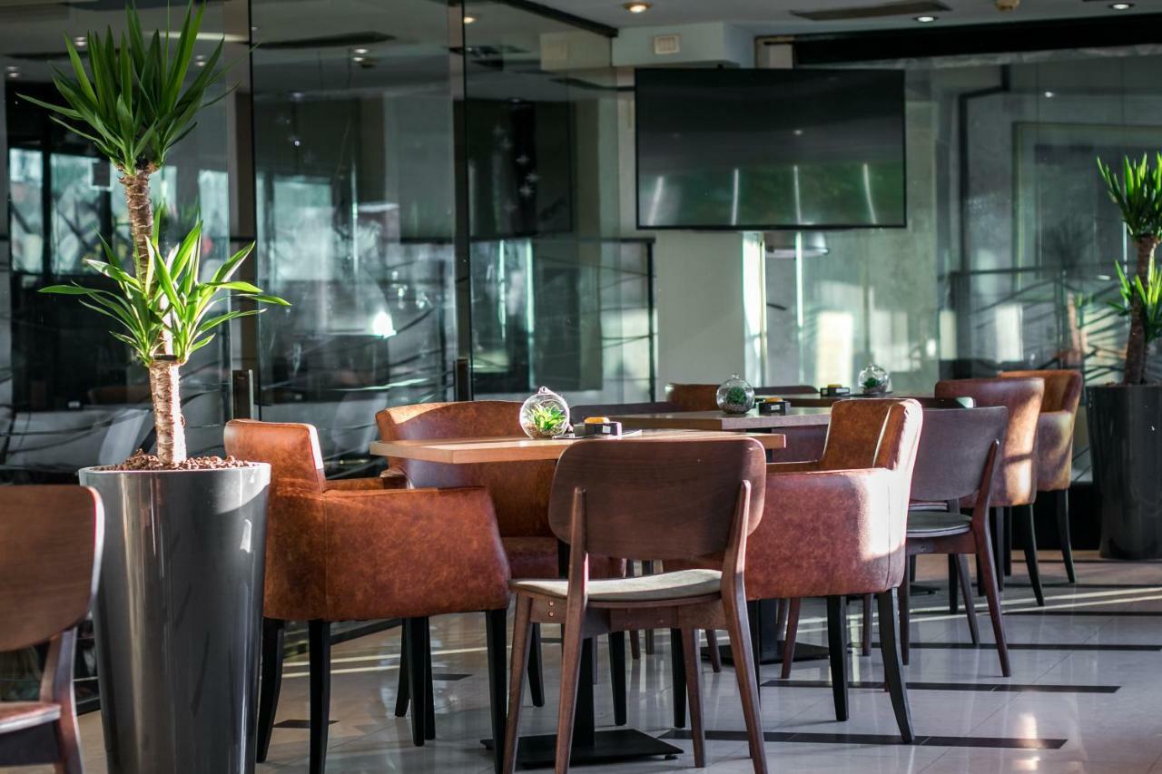 Design Hotel Mr President Belgrad Exteriör bild